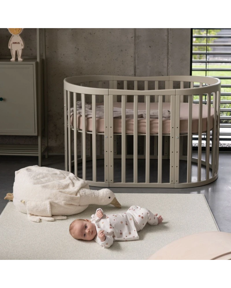 Ovales 7in1 Babybett mit Matratze - Olivgrün Ovales 7in1 Babybett mit Matratze - Olivgrün