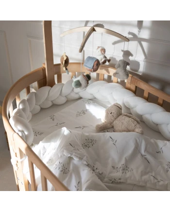 Babyhörnchen 2in1 Decke und Kissen – Grüne Zweige | Waldin