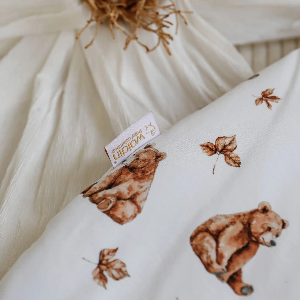 Sleeping-bag-with-legs-2.5-TOG-Bears-White-3-4-years-close-up