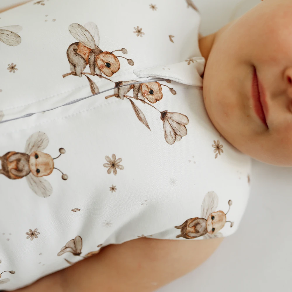 Sleeping-bag-with-legs-Bees-White-1-2-years